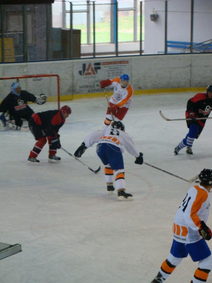 316186_300054683338215_100000010580441_1297046_935385355_n